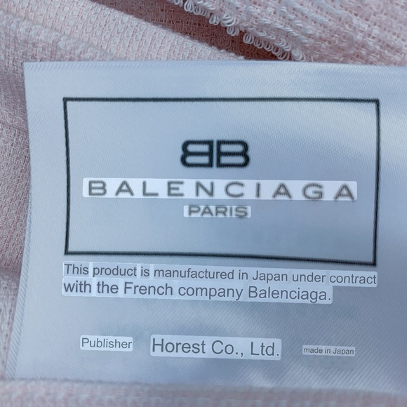 Balenciaga 100% Cotton Towel Bed Sheet in Pink - Picture 11 of 14